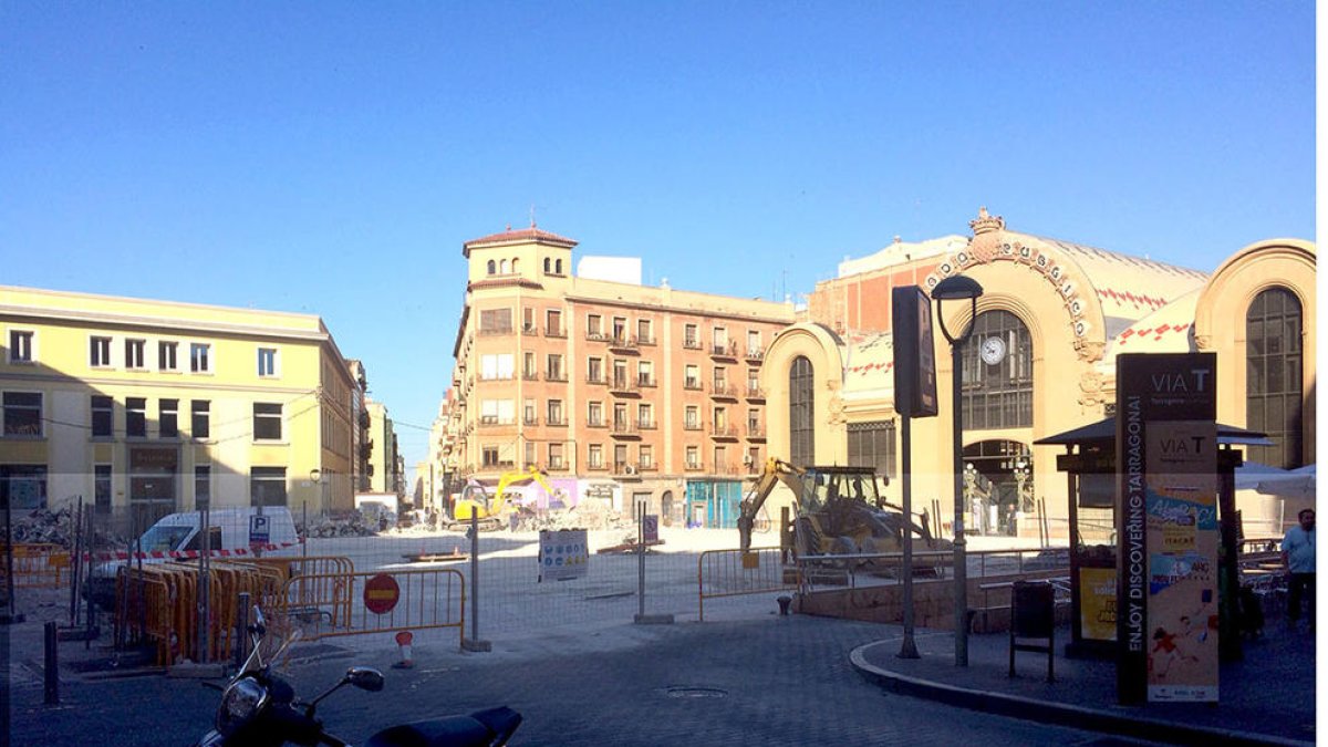 L'estat actual de la plaça Corsini.