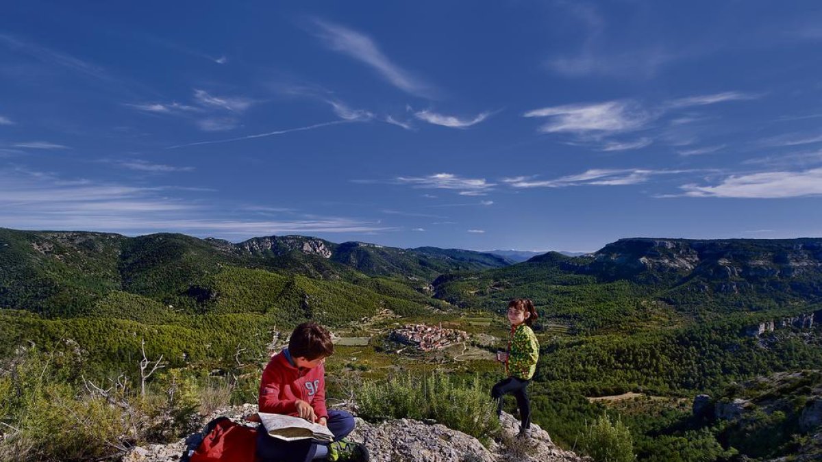 Recurrir paso a paso la naturaleza y los paisajes interiores del Baix Camp