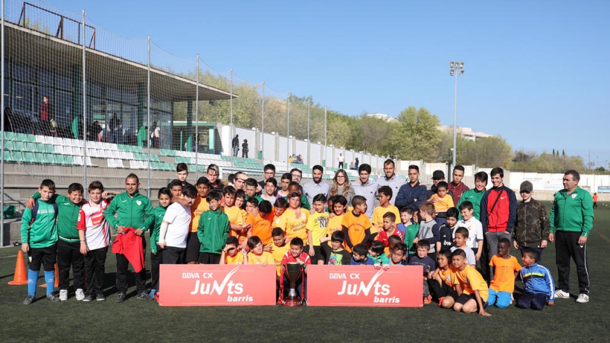 Los niños, con los jugadores.