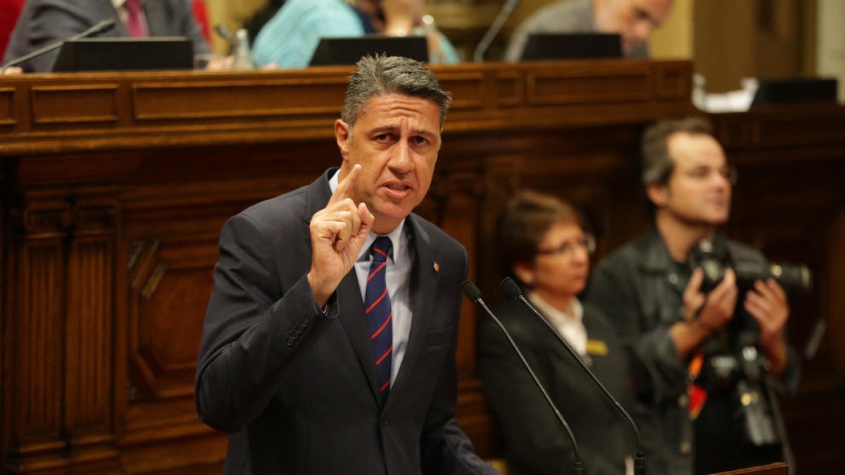 El president del PPC, Xavier Garcia Albiol, al Parlament durant la compareixença de Puigdemont, aquest 10 d'octubre.