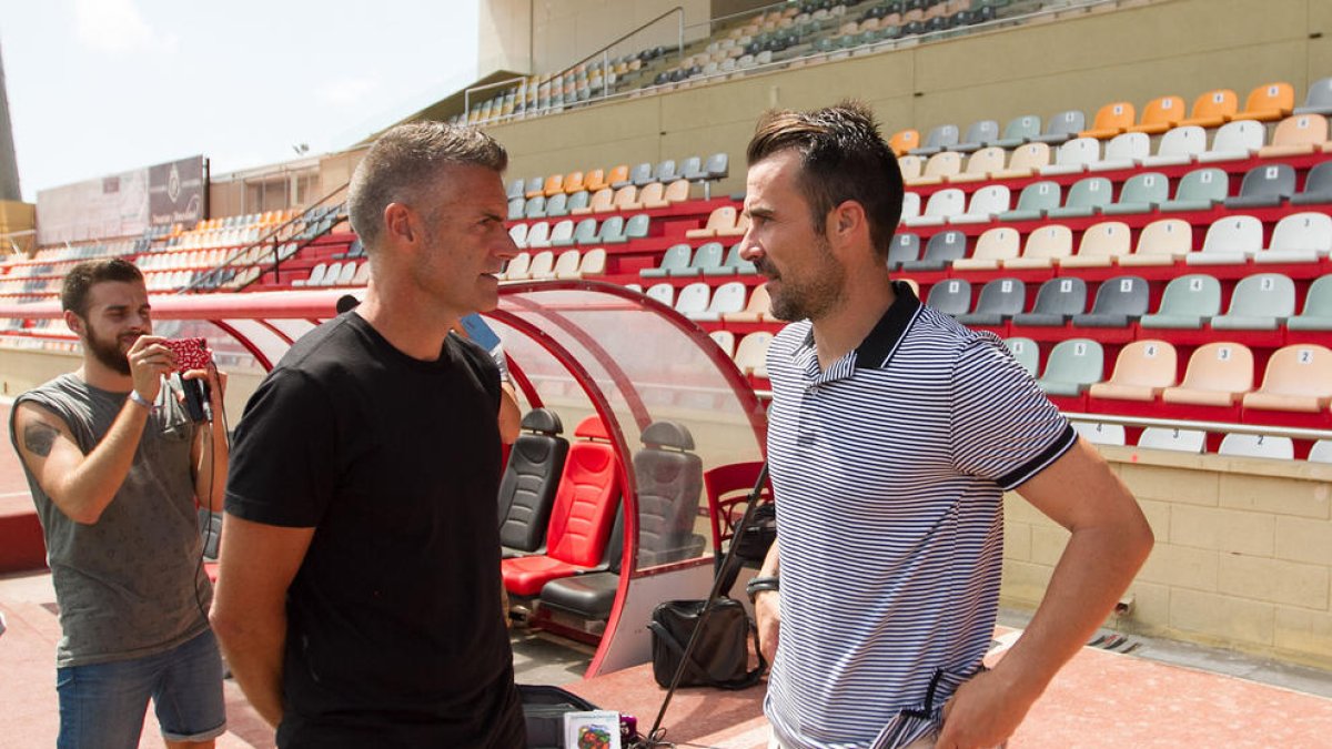 Lluís Carreras i Aritz López Garai, cara a cara, en la roda de premsa conjunta celebrada a l'Estadi Municipal de Reus.