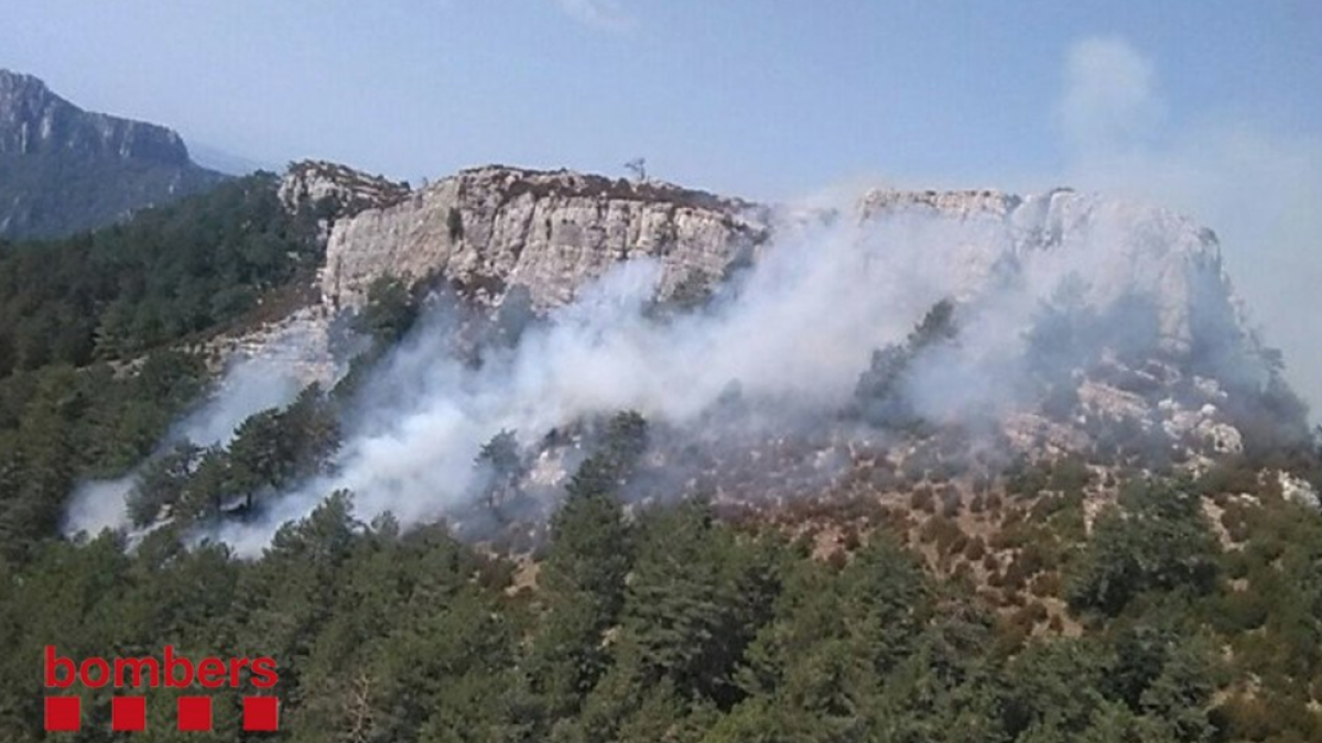 El foc és a la zona de Teixos de Marturi, al Parc Natural dels Ports.