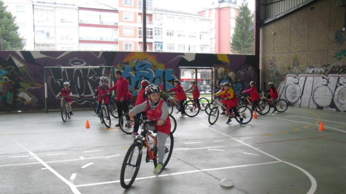 Escolars d'un centre gallec durant la passada edició de l'activitat, que té lloc arreu de l'Estat.