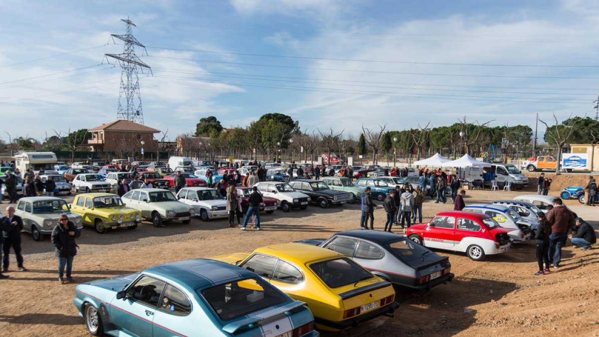 Dissabte també hi haurà un vermut popular organitzat pel Club de Vehicles Clàssics de La Pobla i pel Capri Club Catalunya.