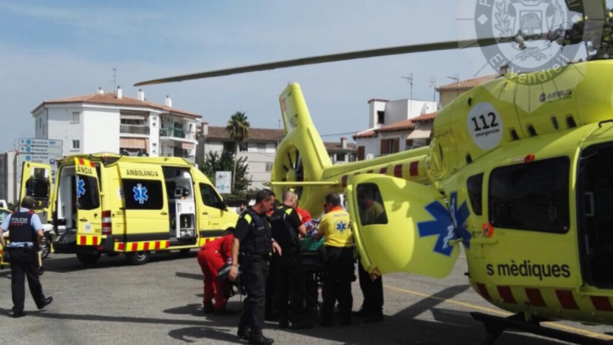 Tres dotaciones terrestres del SEM y el helicóptero medicalizado en el lugar de los hechos.