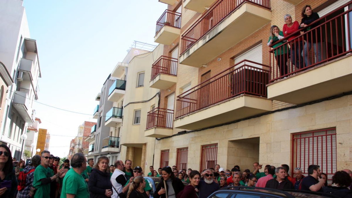 Imagen de archivo de la protesta de la PAH en la Pobla de Mafumet para evitar el desahucio de una vecina.