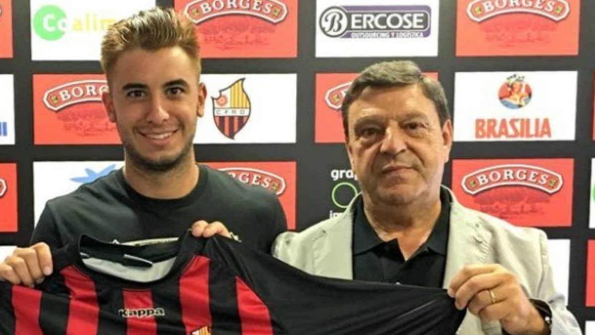 Guzzo, durante su presentación, con el presidente del CF Reus, Xavier Llastarri.