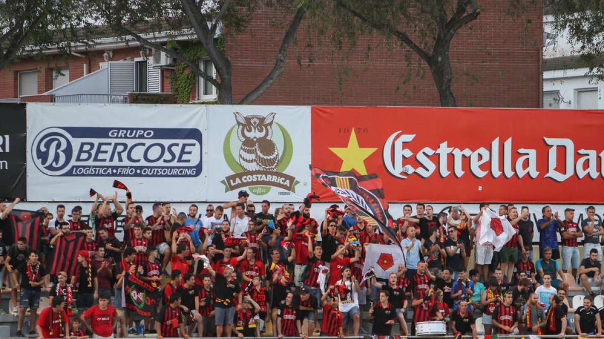 La zona des d'on haurien arribat els insults que diu la Lliga.