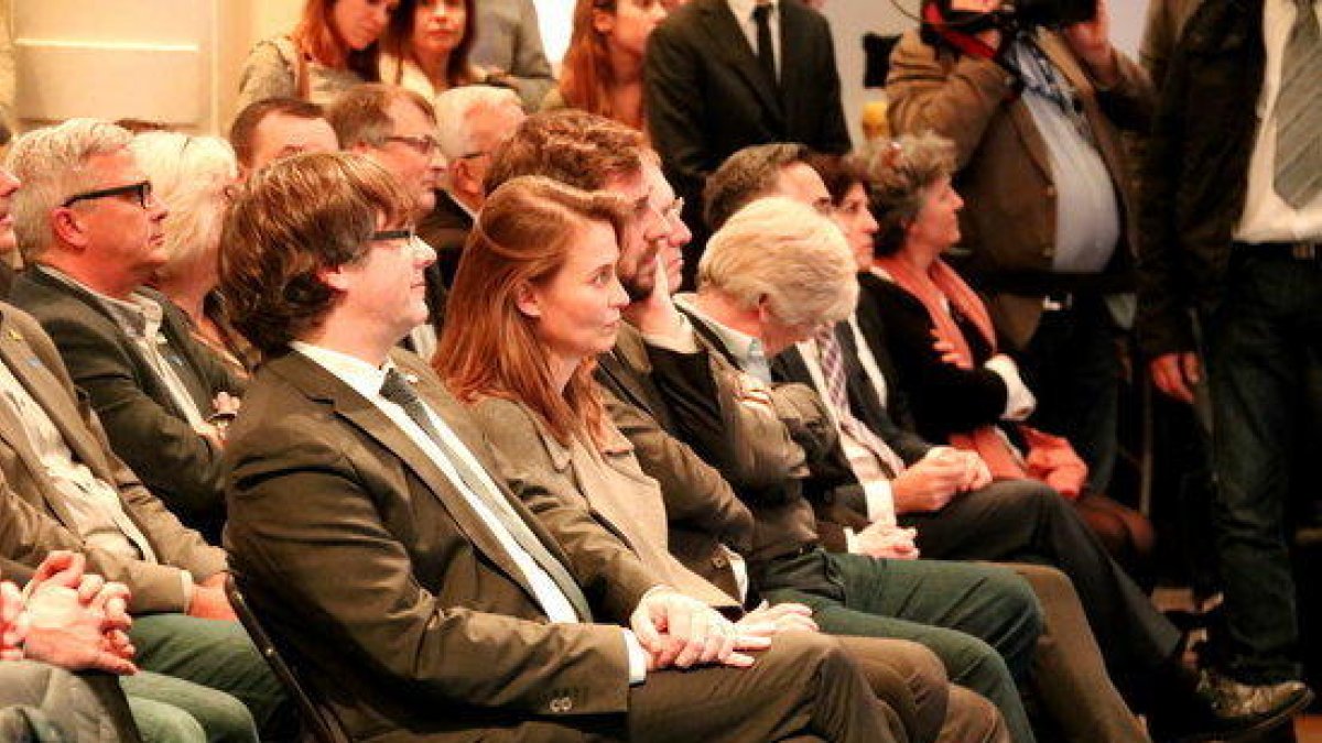 Carles Puigdemont junto a los consellers que están en Brusel·les.