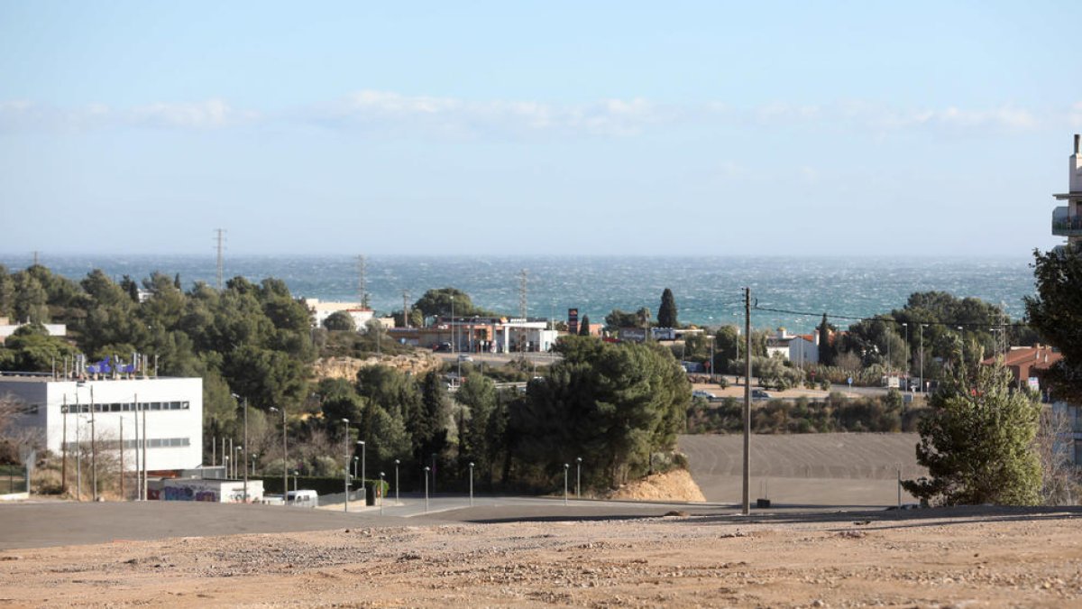 Així ha quedat el traçat de l'antiga autovia A-7 al seu pas per Tarragona. Ara, s'hi podrà aparcar els dies de partit.