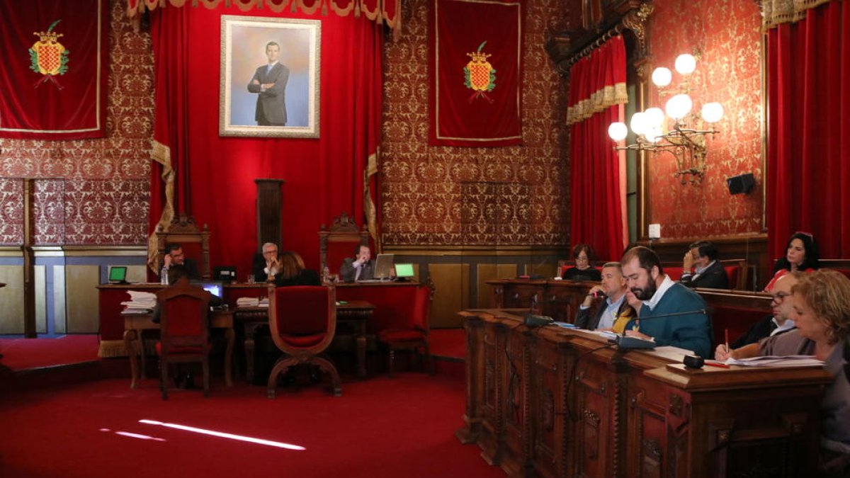 Plano abierto de pleno del Ayuntamiento de Tarragona, este 17 de noviembre.