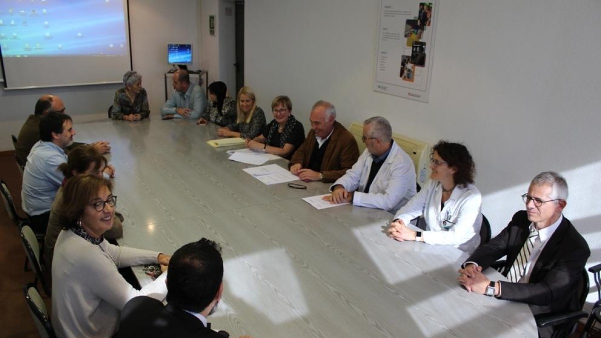 Acto de firma del acuerdo de colaboración entre el hospital Joan XXIII y el hospital de Bellvitge.