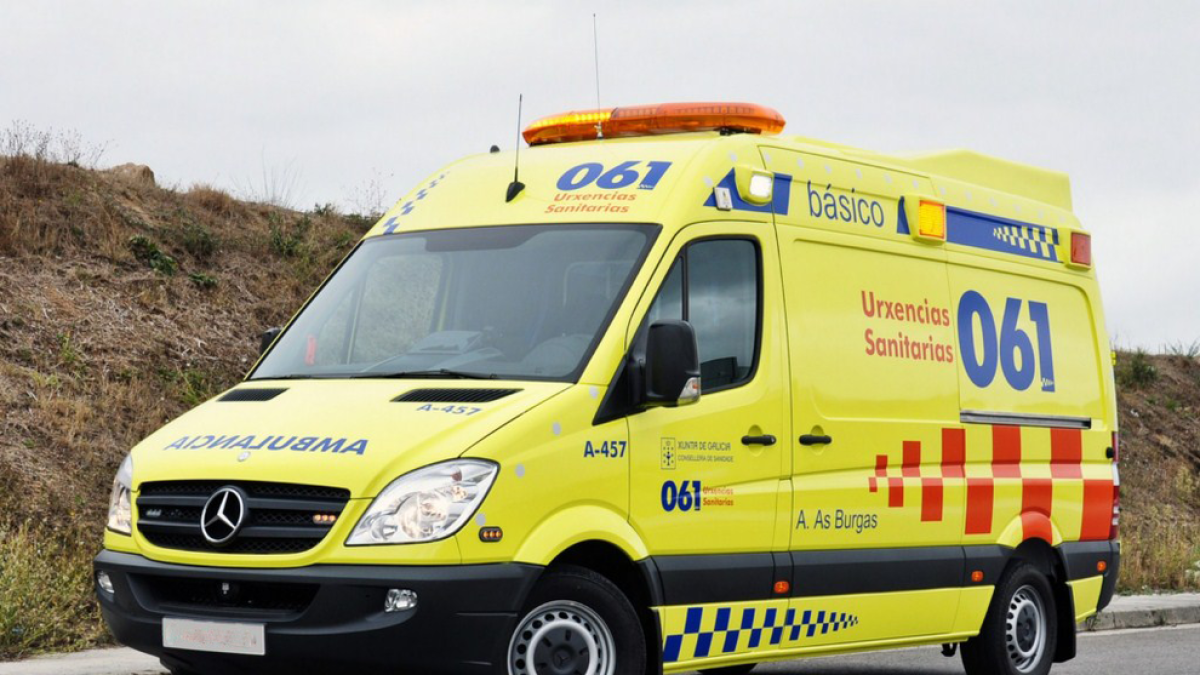 Imagen de archivo de una ambulancia de los servicios médicos de Galicia.