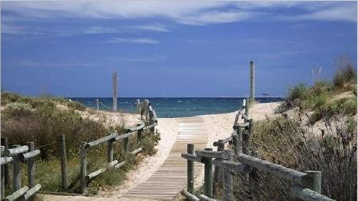 Una parte de la playa de Creixell.