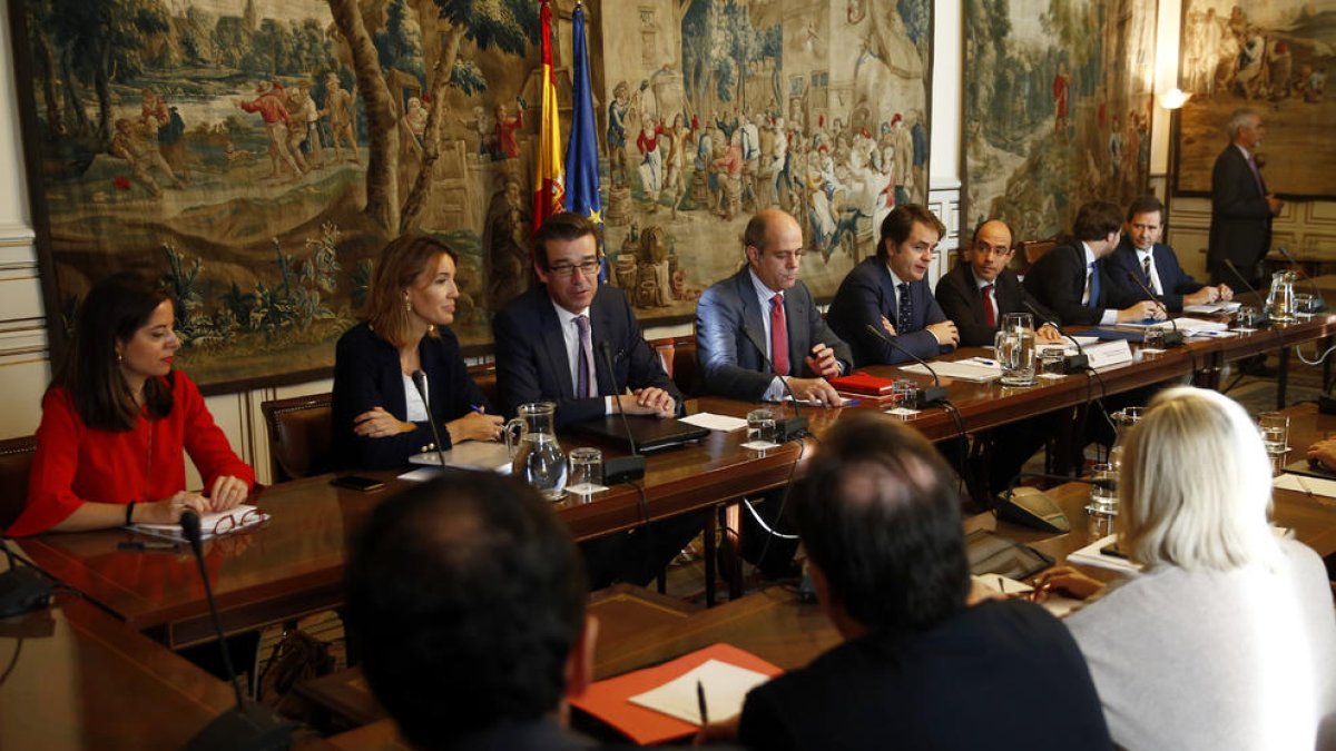 Primera reunió de subsecretaris del govern espanyol després de l'aplicació del 155 a Catalunya presidida pel secretari d'Estat per a les Administracions Territorials, Roberto Bermúdez de Castro.