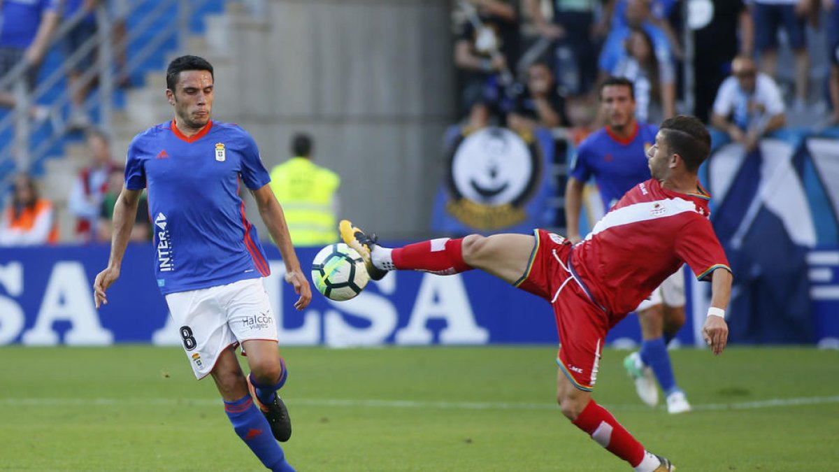 Ramón Folch se ha convertido en un jugador imprescindible en medio del campo dirigido por Anquela.