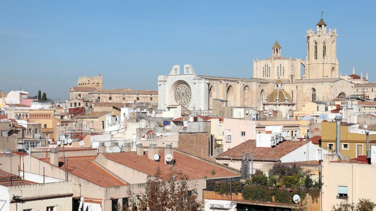 En el manifest es demana la cohesió urbanística de la ciutat.