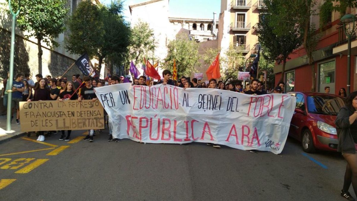 Manifestación de los estudiantes de la URV de Tarragona este 26 de octubre.