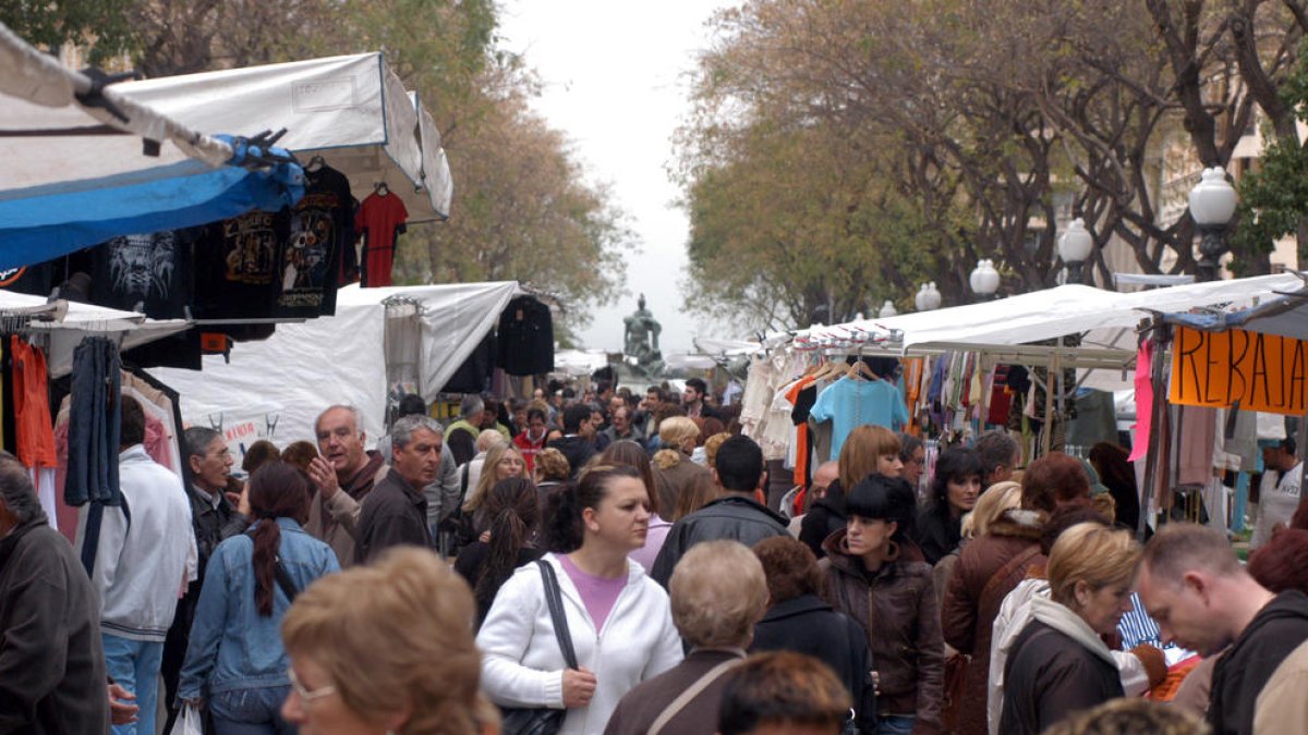 La previsión es que la urbanización de Corsini finalizará coincidiendo con la llegada de la primavera, momento en que los marchantes dejarán la Rambla y se trasladarán.