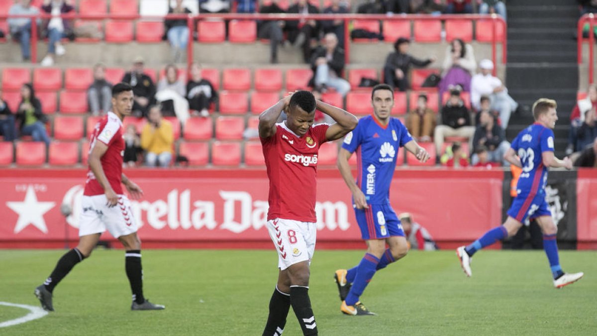Uche lamenta una ocasió perduda en la visita de l'Oviedo al Nou Estadi, en què els grana van caure per 1-2.