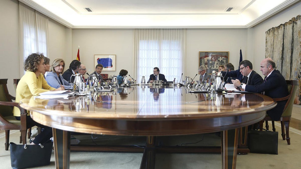 Imatge general de la reunió del Consell de Ministres extraordinari, el 27 d'octubre de 2017