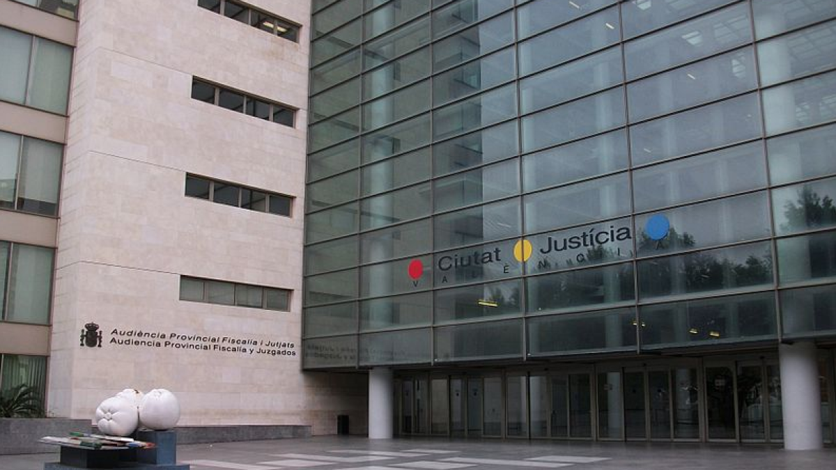 Imatge de la façana exterior de la Ciutat de la Justícia de València.