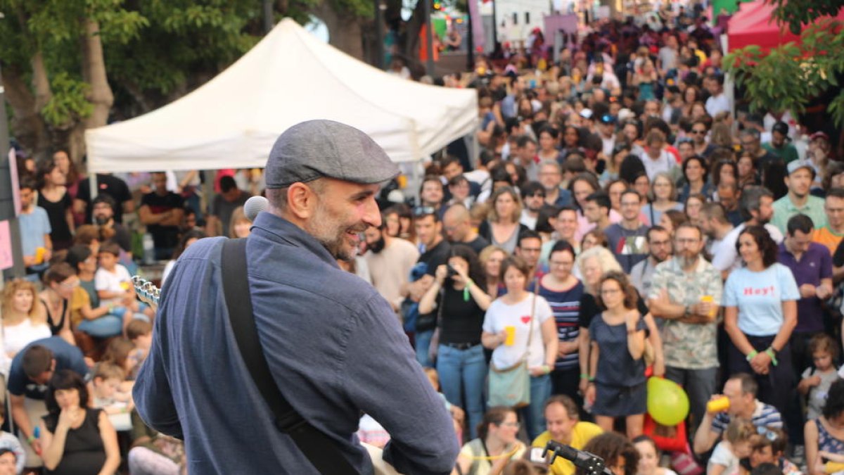 Uno de los conciertos que llenó el Passeig de les Palmeres