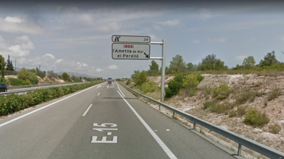 Zona propera a l'accident entre dos camions a l'AP-7