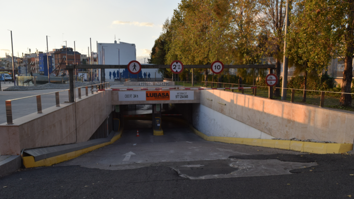 El parking del Serrallo tiene capacidad para 405 vehículos.