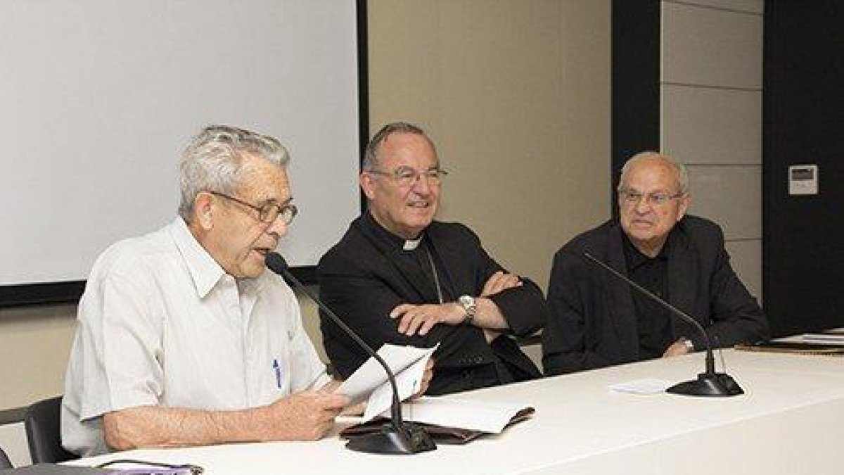 Mossèn Isidre Torremadé va ser rector de les parròquies de la Santa Creu i de Sant Pere de Calafell.