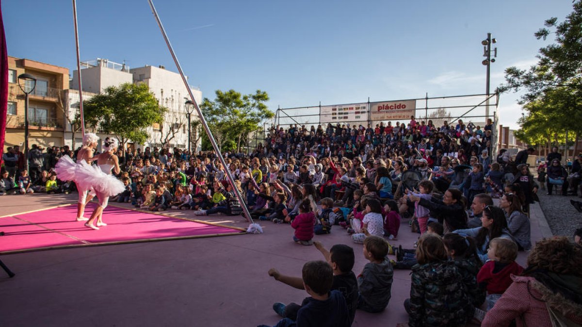 El Morell s'omplirà d'espectacles que barregen circ, teatre, música i dansa.