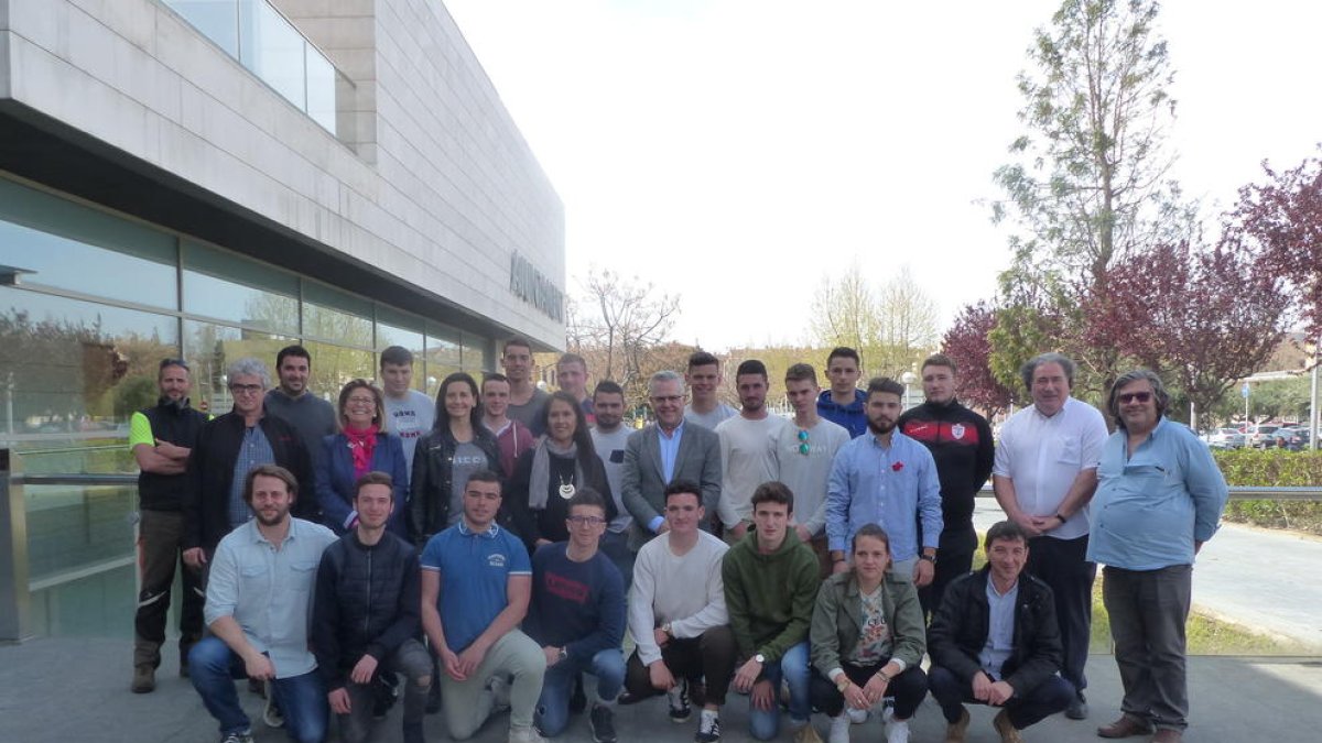 El grupo de jóvenes de Lycée Agricole Toulouse-Auzeville con Pere Granados.