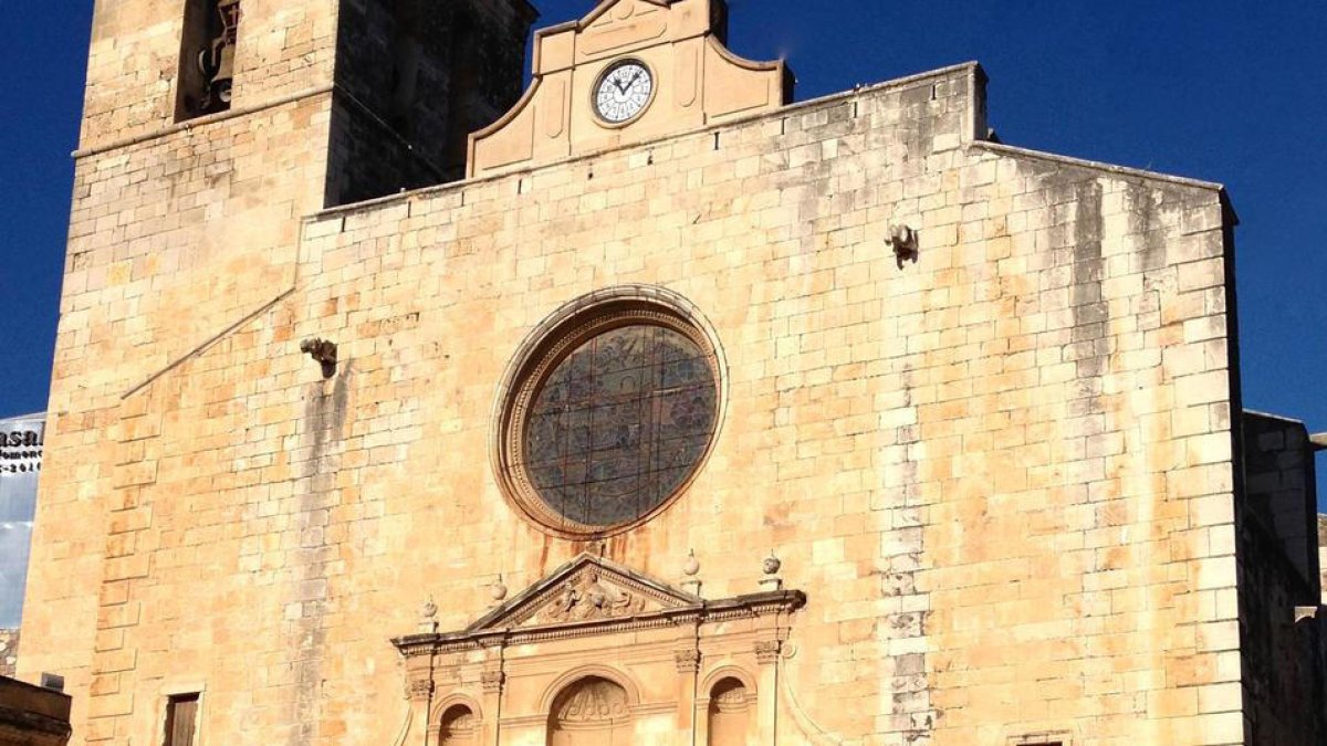 La iglesia está fechada del siglo XVII.