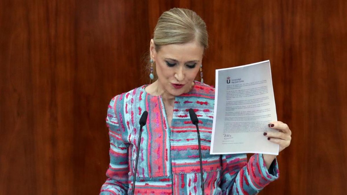 La presidenta madrileña, Cristina Cifuentes, durante su comparecencia.