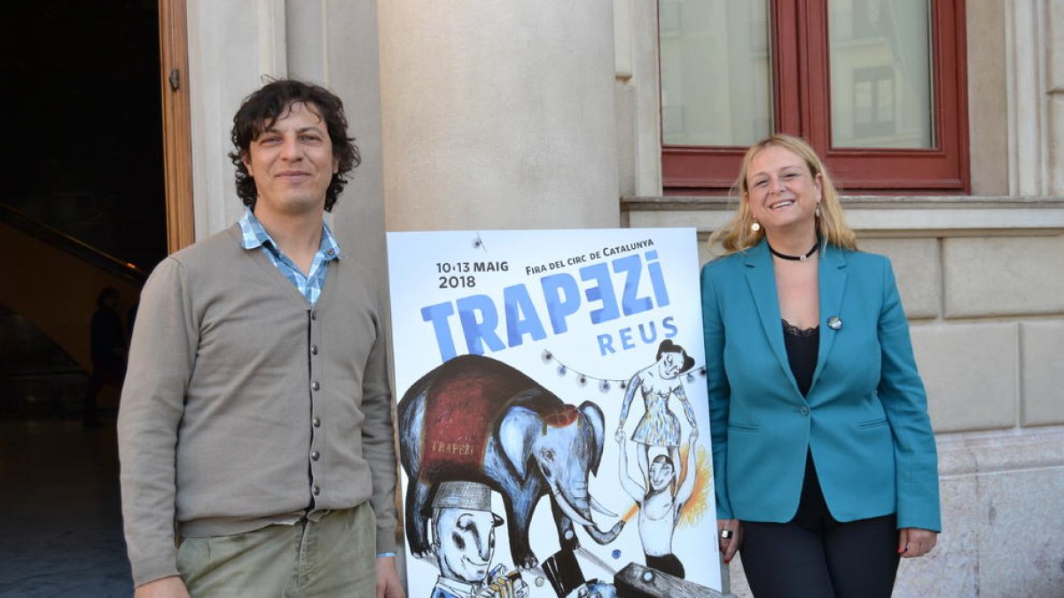 El director artístic de Trapezi, Leandro Mendoza (esquerra) i Montserrat Caelles han presentat el cartell de Trapezi 2018