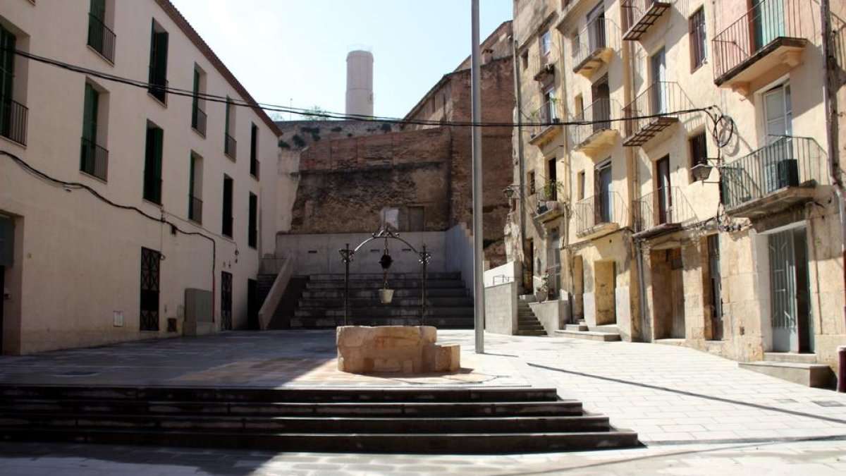 La nova plaça Sant Joan de Tortosa, al nucli antic, després de la urbanització integral que s'ha fet.