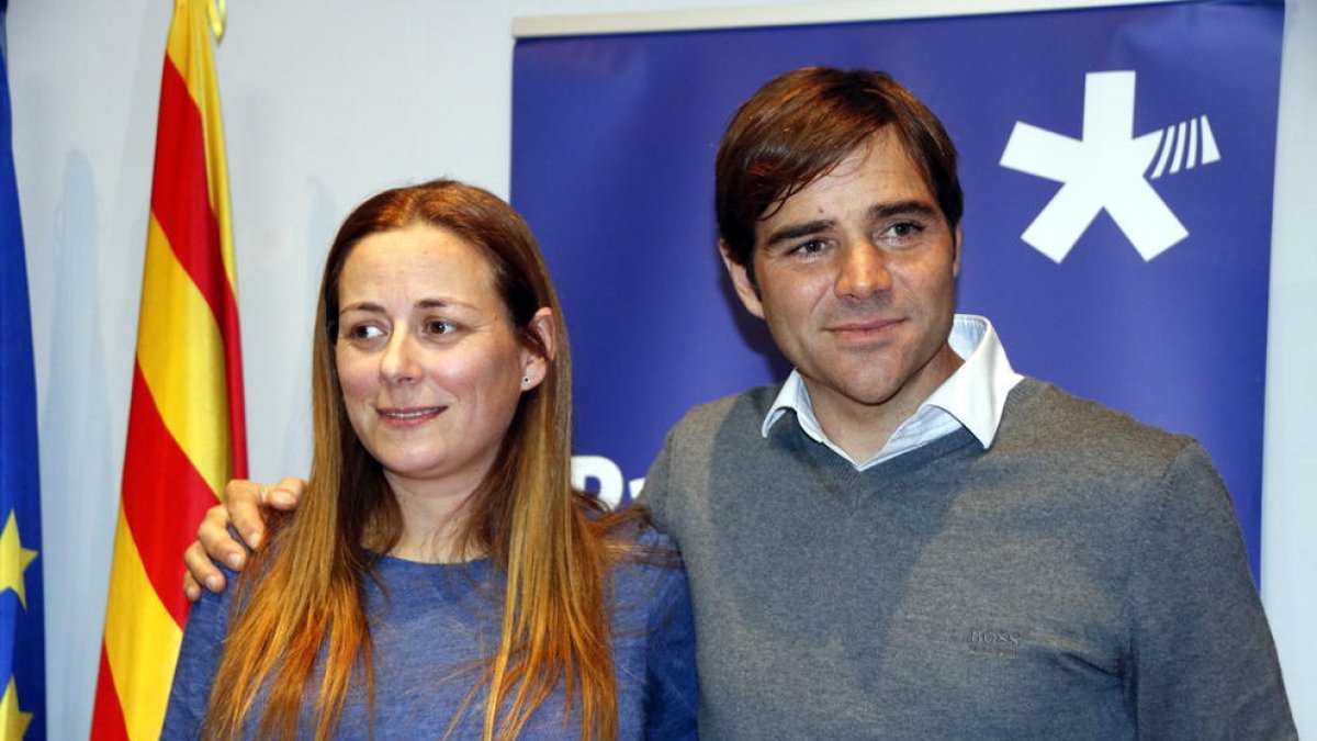 Imagen de archivo del portavoz del PDeCAT en el Ayuntamiento de Tarragona, Dídac Nadal, acompañado de la concejala Cristina Guzmán.