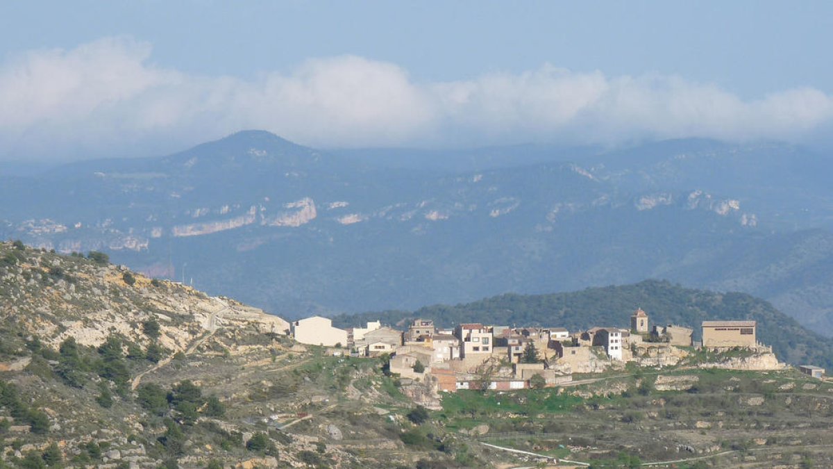 La Morera de Montsant y en el fondo a la izquierda Siurana y el monte de Gallicant.