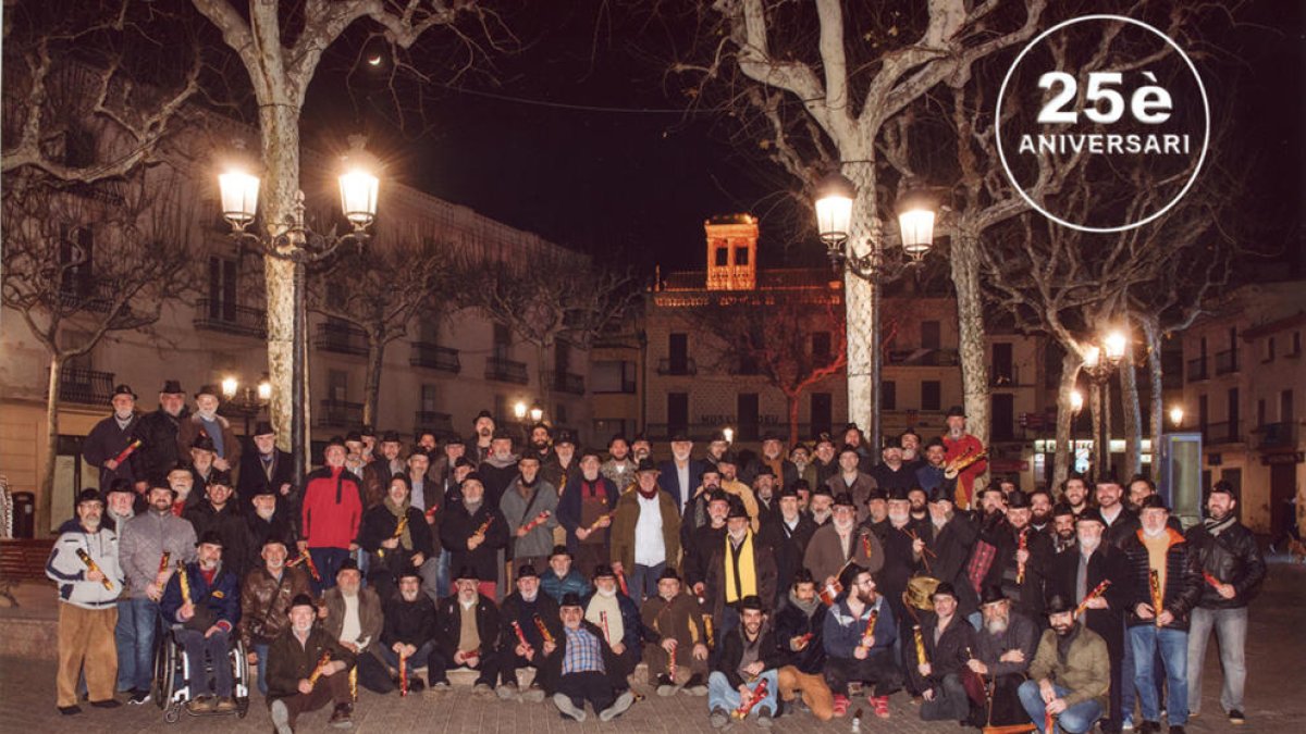 Fotografía de grupo de la 25ª Sopar dels Barbuts del Vendrell.