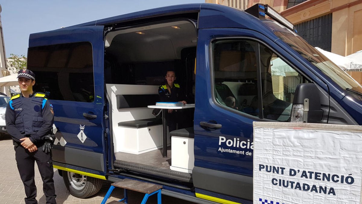 Imagen de archivo de un punto de atención ciudadana de la Policía Local de Tortosa.