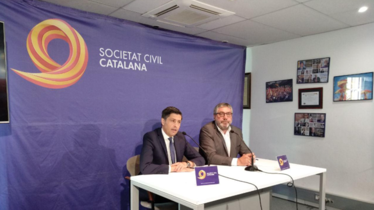 José Rosiñol i Sixto Cadenas han presentat el projecte titulat 'Tots amb la Selecció Espanyola'.