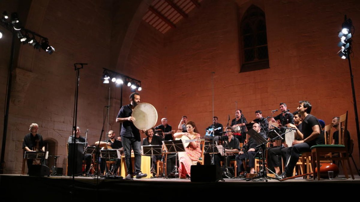 Pla general dels músics d'Orpheus XXI i Hespèrion XXI en el concert inaugural del VI Festival de Música Antiga de Poblet.