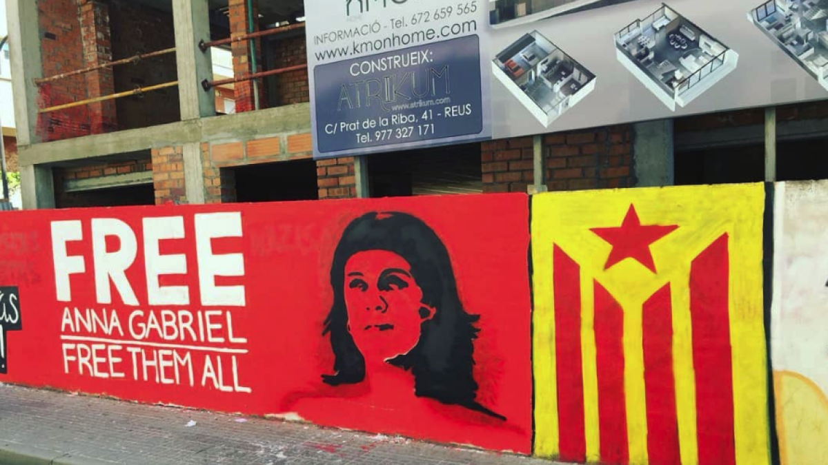 El mural de Gabriel ya repintado del Casal Despertaferro.