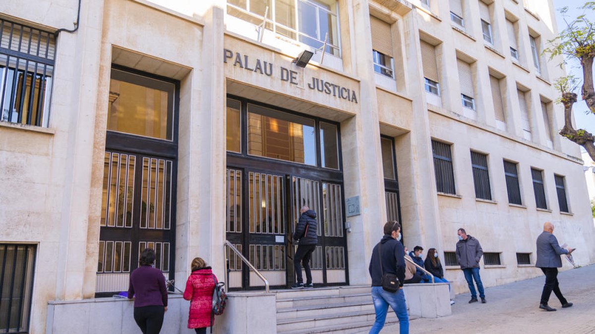 Façana del Palau de Justícia de Tarragona.