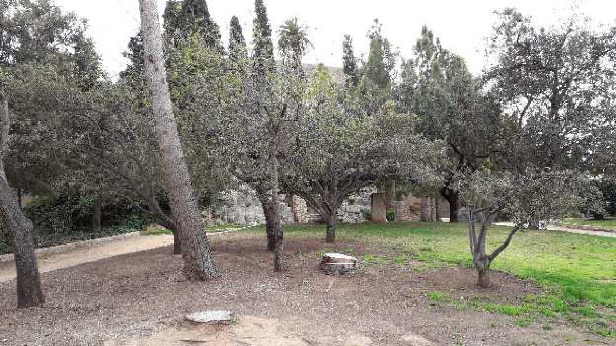 Una de les zones que es millorarà dels jardins del Camp del Mart.