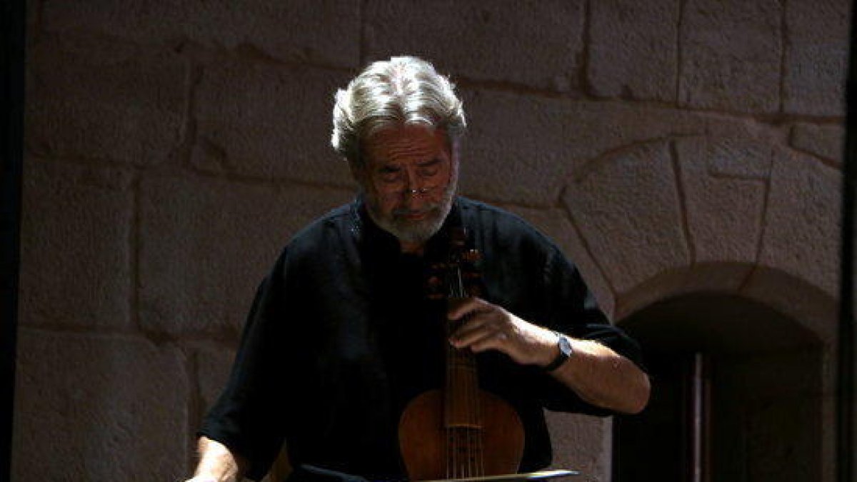 El mestre Jordi Savall en el concert inaugural del VI Festival de Música Antiga de Poblet.