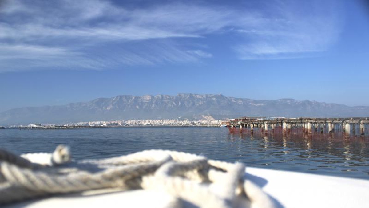 Bahía de los Alfaques, ideal para salidas en velero.