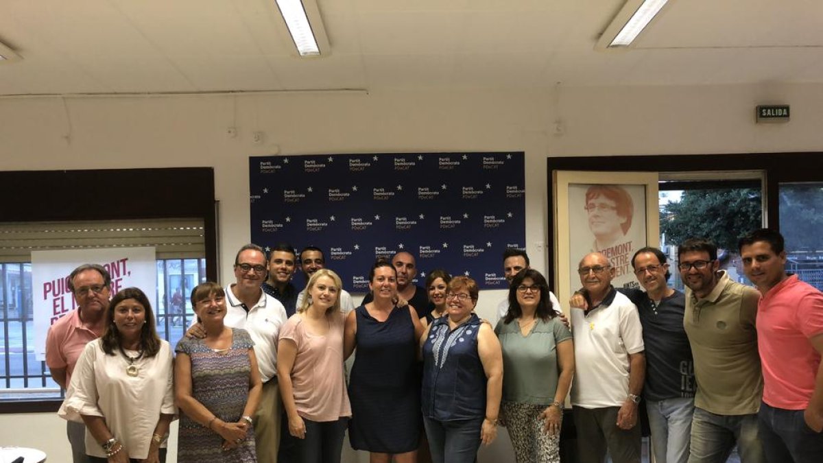 Foto de la asamblea local extraordinaria en la cual se escogió en Suárez como alcaldable del PDeCAT en Calafell por las próximas elecciones municipales.