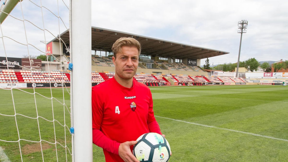 Jesús Olmo, a l'Estadi Municipal. El capità del CF Reus considera que en aquesta segona temporada al futbol professional s'ha sentit molt millor.