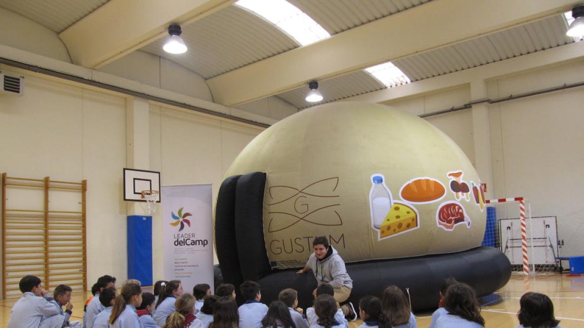 La Cúpula Gustum a l'escola Cor de Roure de Santa Coloma de Queralt.